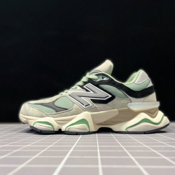 9060 Series Green New Balance Running Shoes - Picture 2 of 6